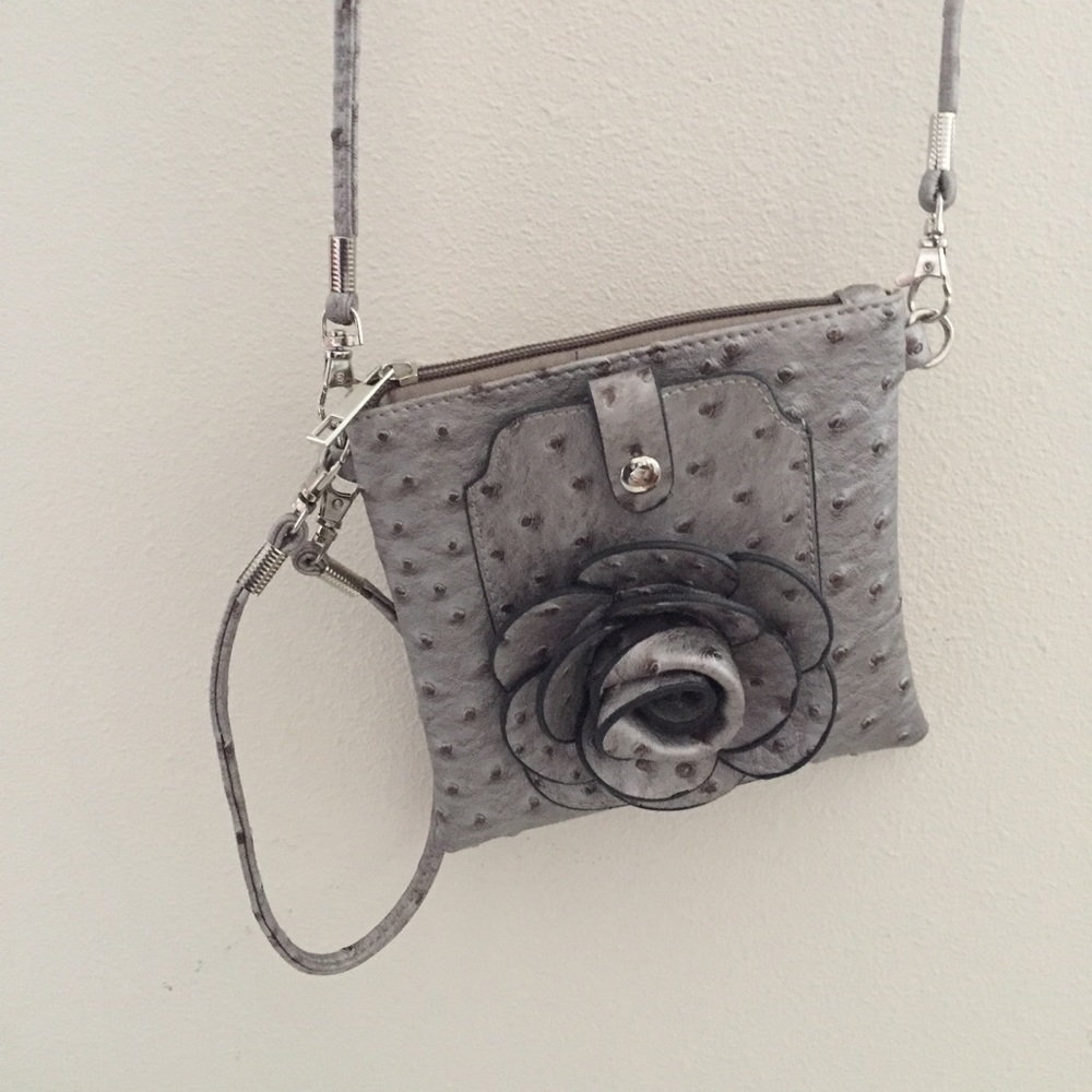 Silver cross body purse with flower